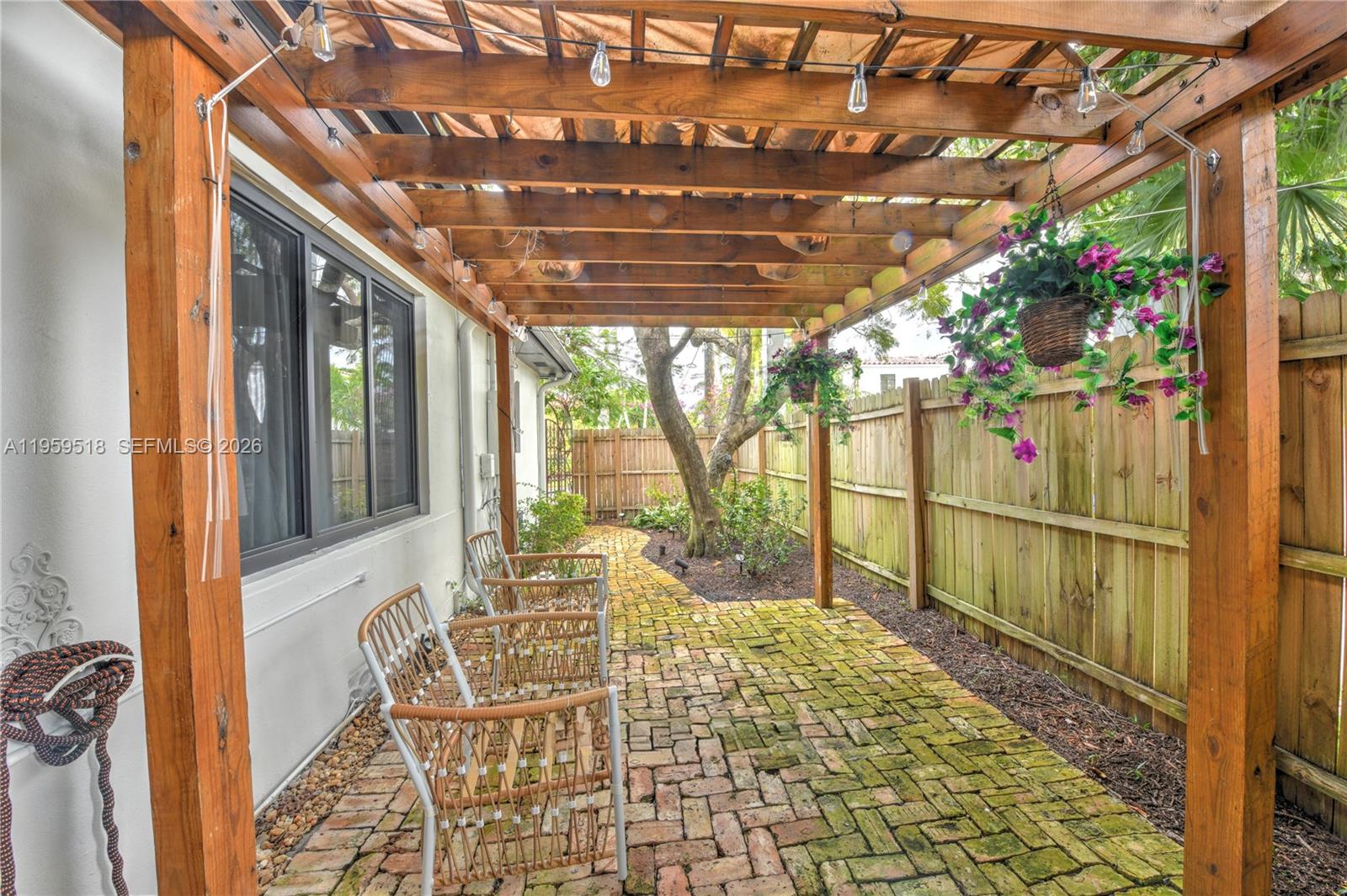 HOLLYWOOD - Residential