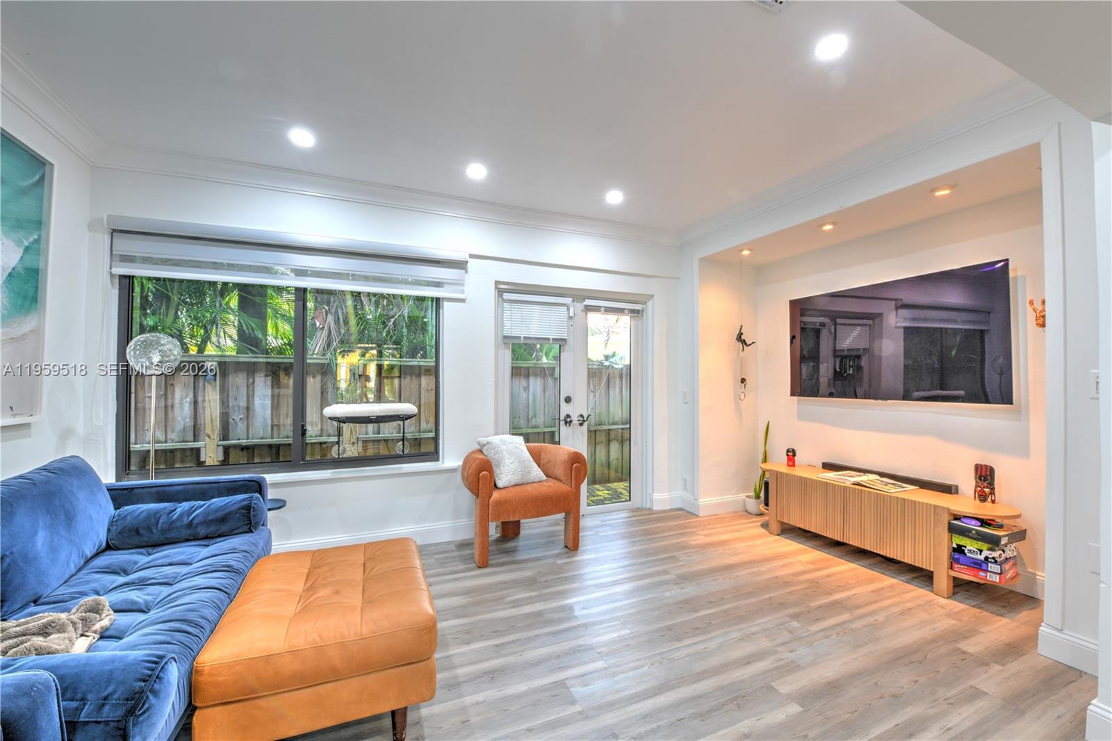 HOLLYWOOD - Residential