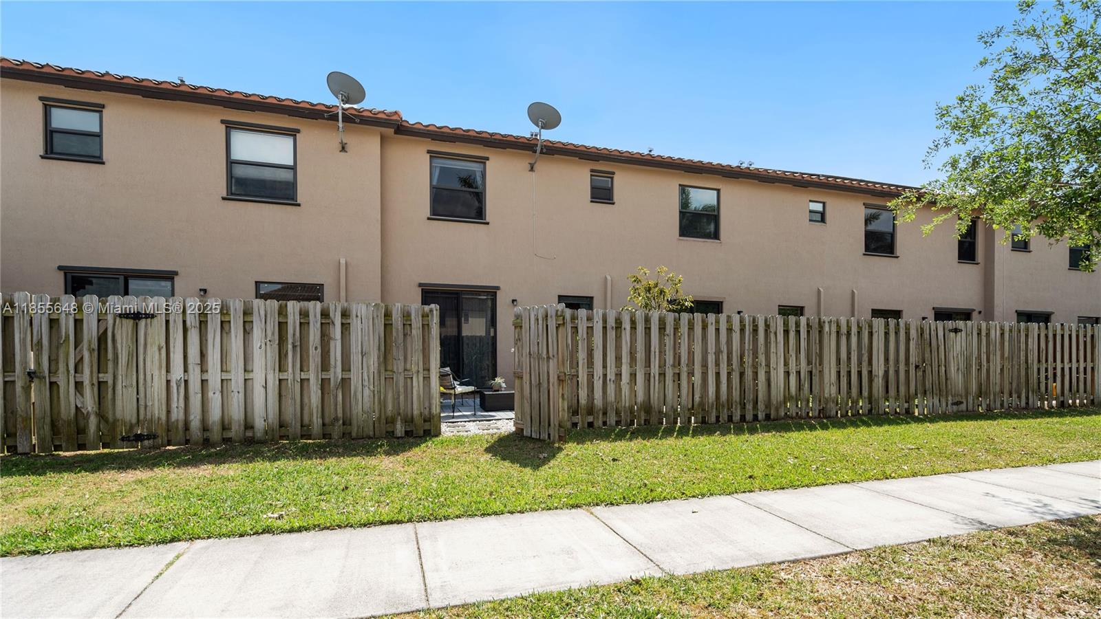 COCO PALM ESTATES - Residential