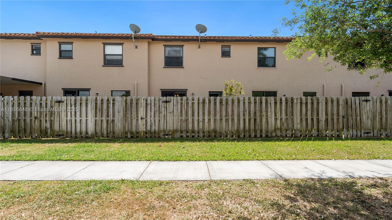 COCO PALM ESTATES - Residential