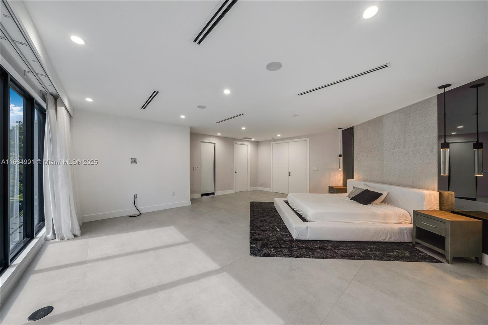 COLLINS ESTATES 1ST ADDN - Residential