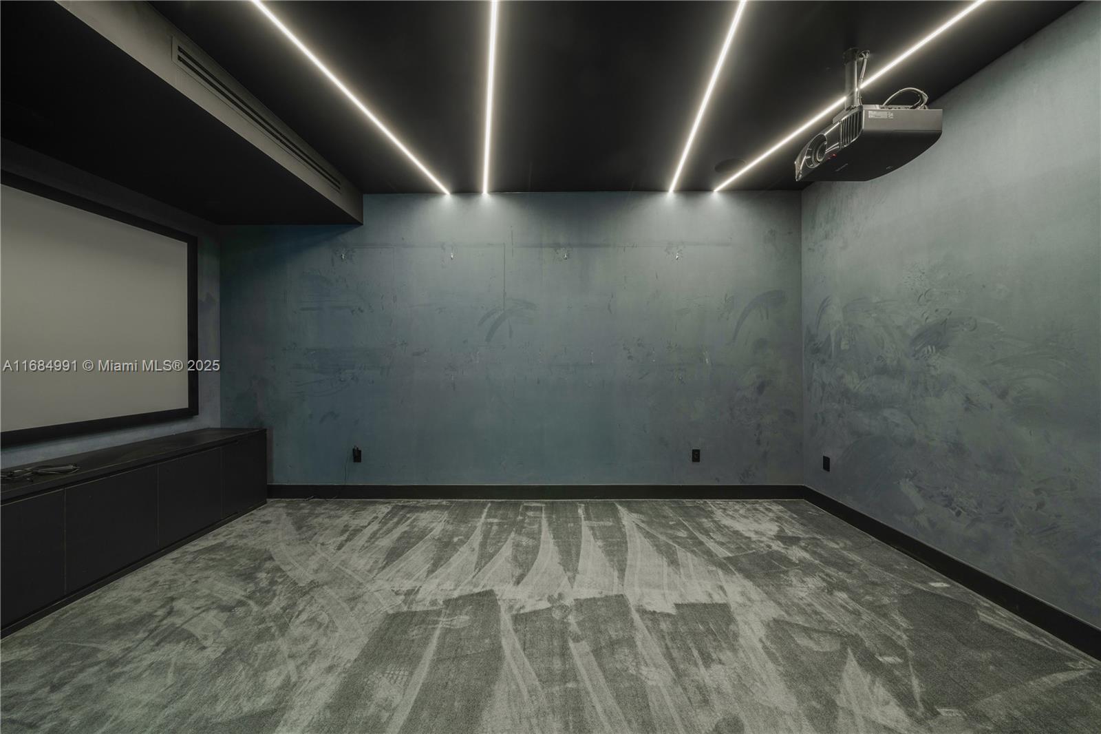 COLLINS ESTATES 1ST ADDN - Residential