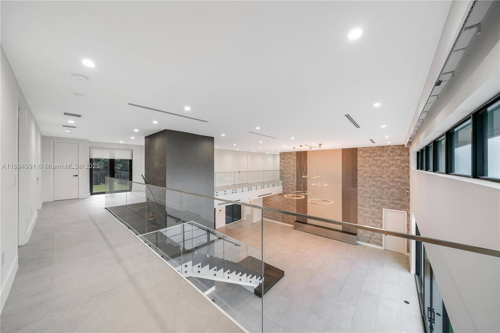 COLLINS ESTATES 1ST ADDN - Residential