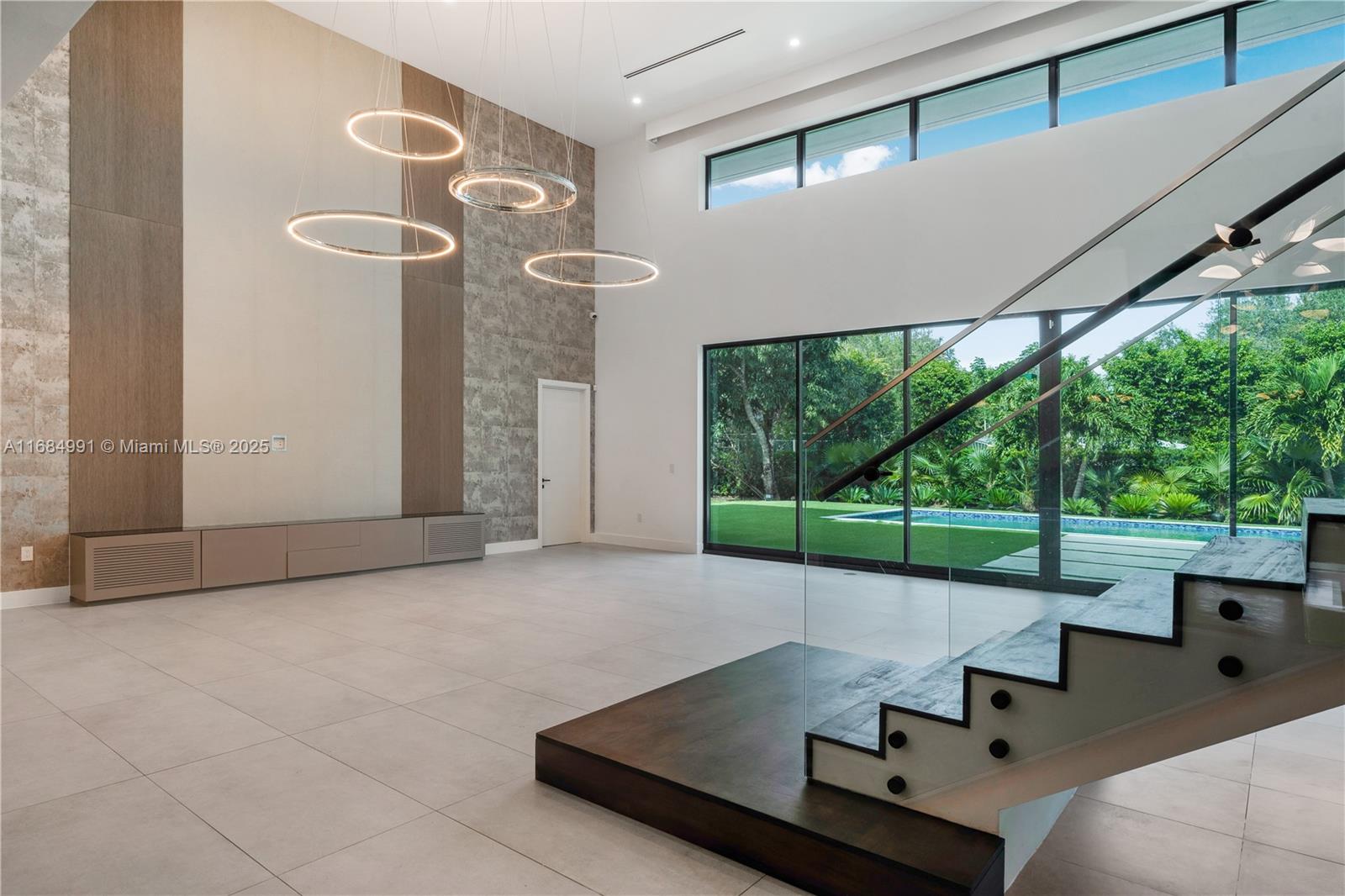 COLLINS ESTATES 1ST ADDN - Residential