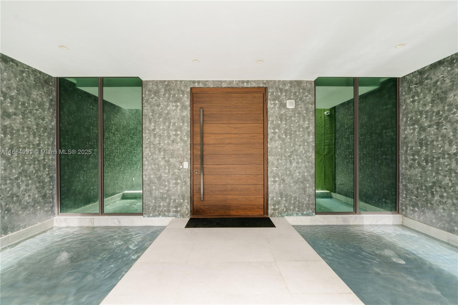 COLLINS ESTATES 1ST ADDN - Residential