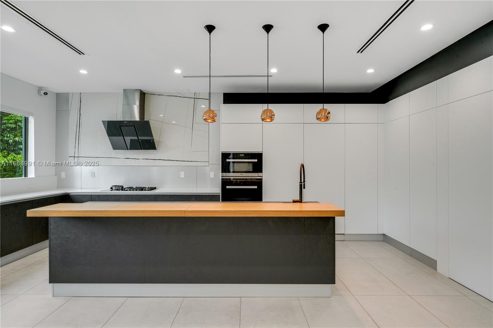 COLLINS ESTATES 1ST ADDN - Residential