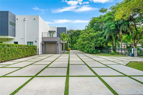 A home in Pinecrest