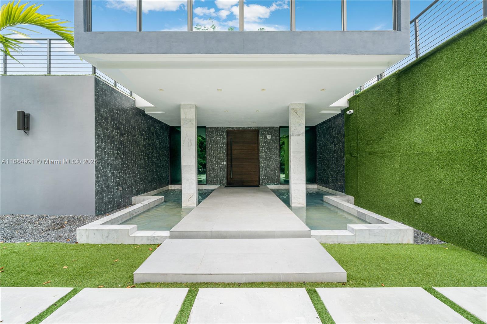 COLLINS ESTATES 1ST ADDN - Residential