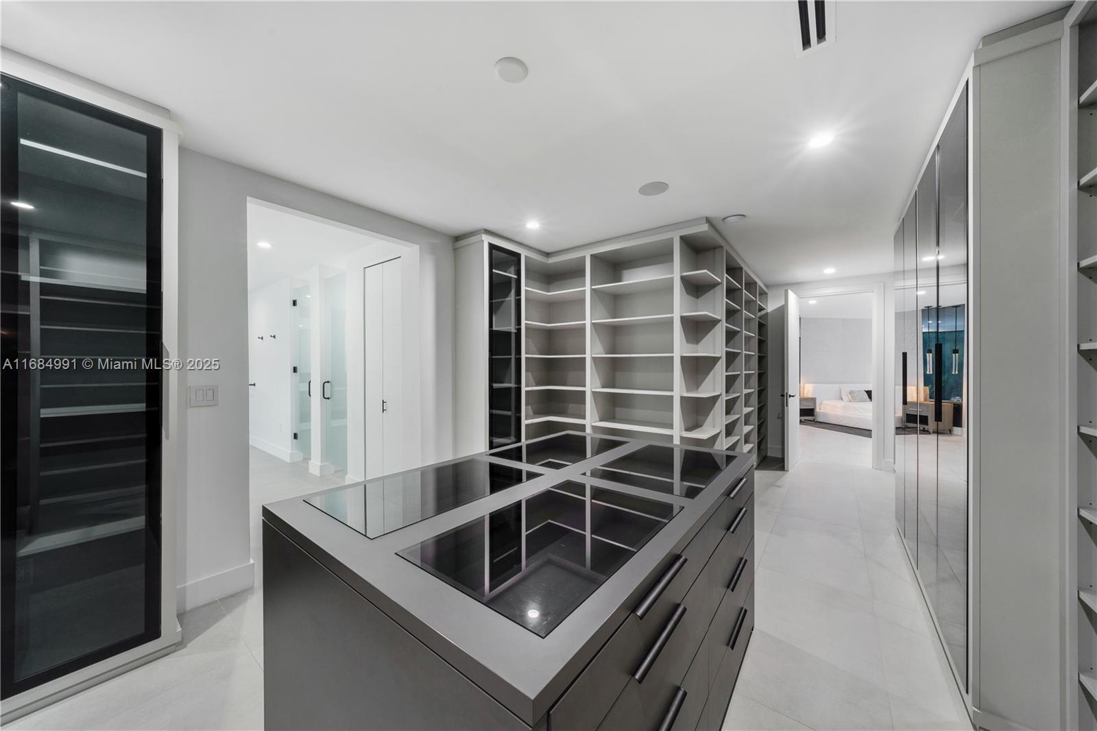 COLLINS ESTATES 1ST ADDN - Residential