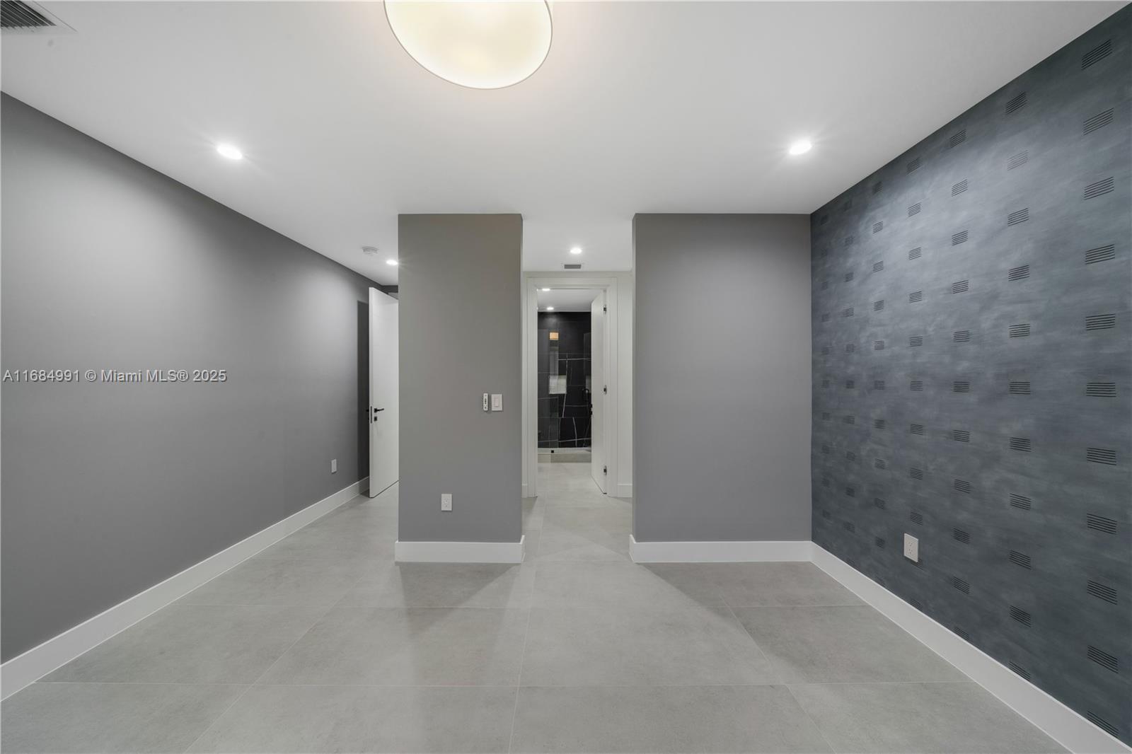 COLLINS ESTATES 1ST ADDN - Residential