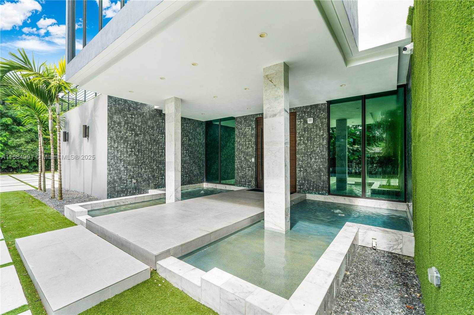 COLLINS ESTATES 1ST ADDN - Residential