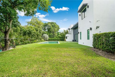 A home in Pinecrest