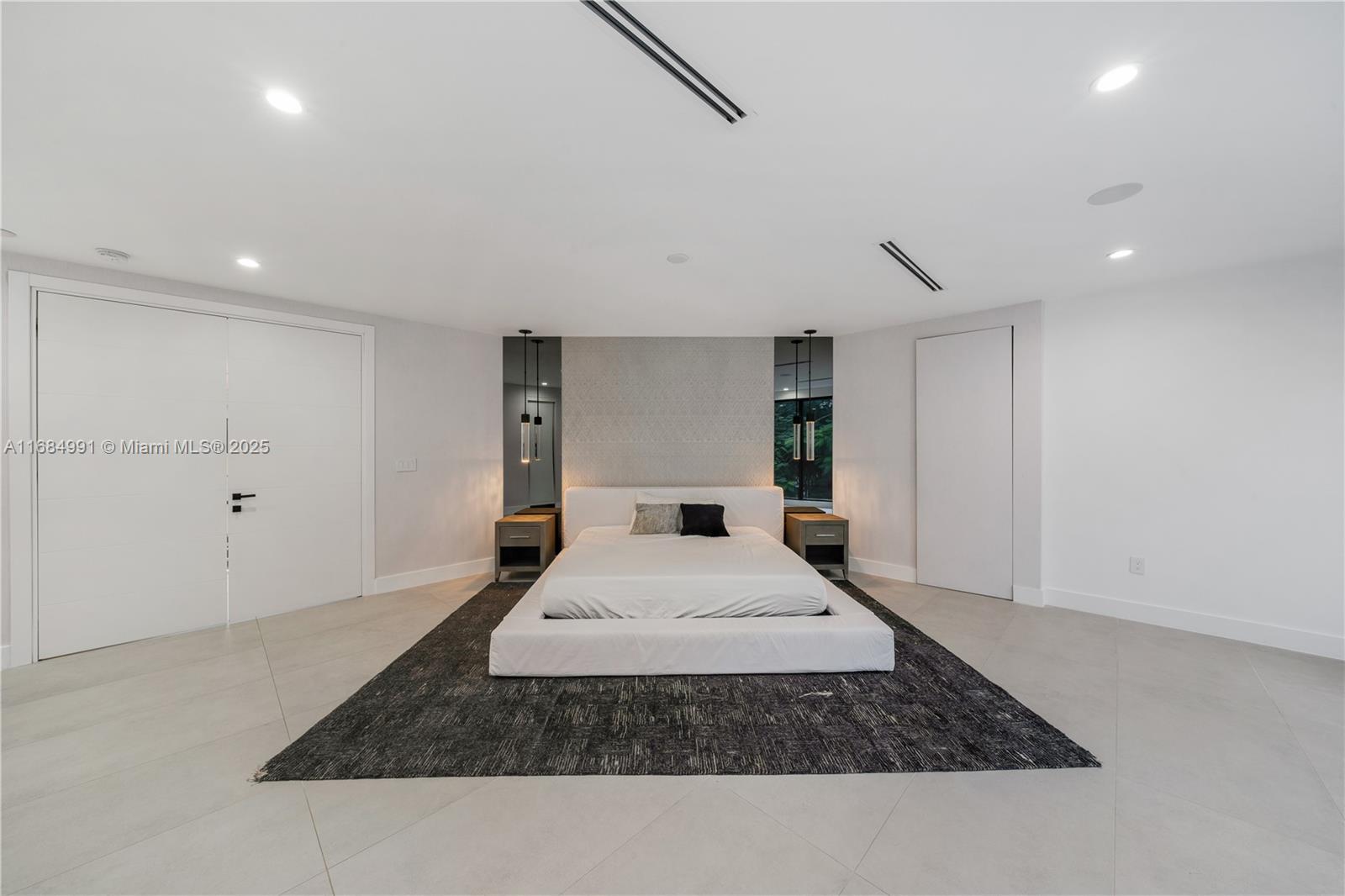 COLLINS ESTATES 1ST ADDN - Residential