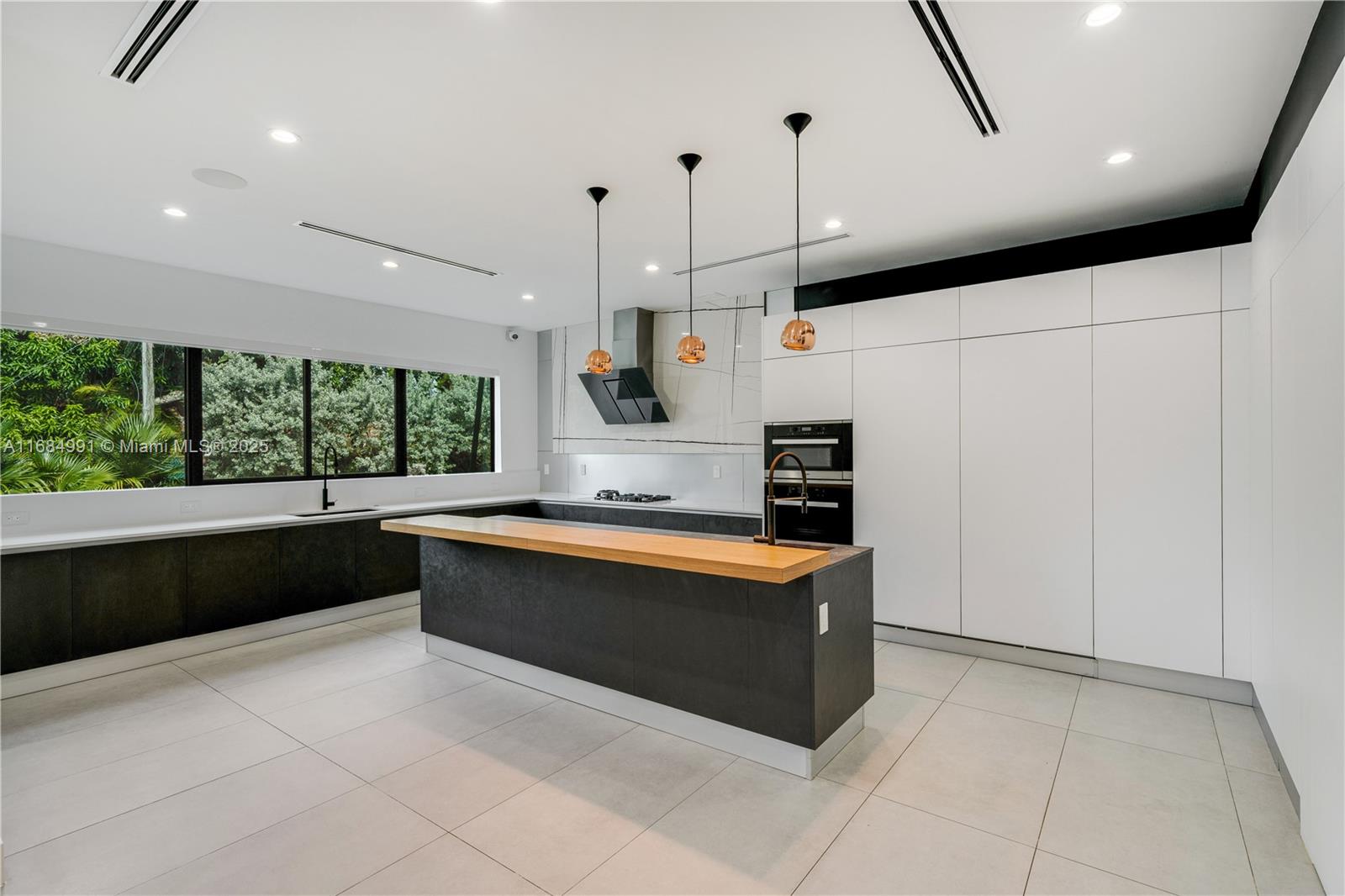 COLLINS ESTATES 1ST ADDN - Residential