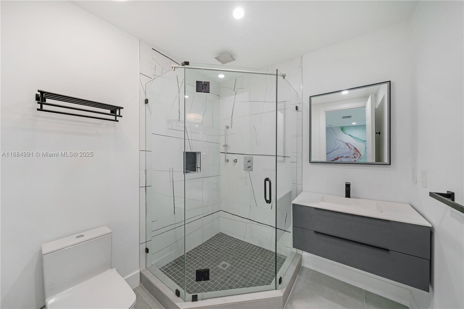 COLLINS ESTATES 1ST ADDN - Residential