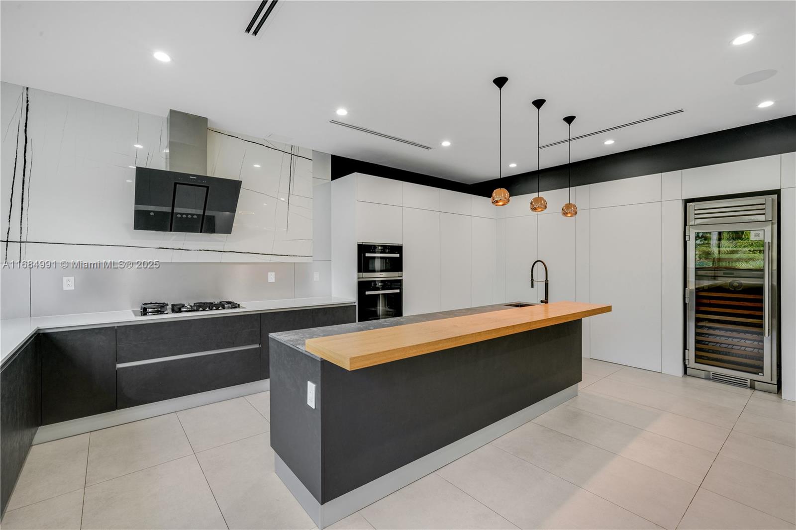 COLLINS ESTATES 1ST ADDN - Residential