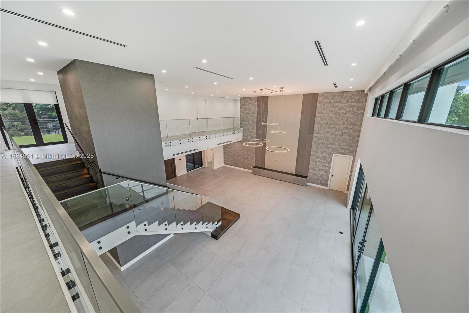 COLLINS ESTATES 1ST ADDN - Residential