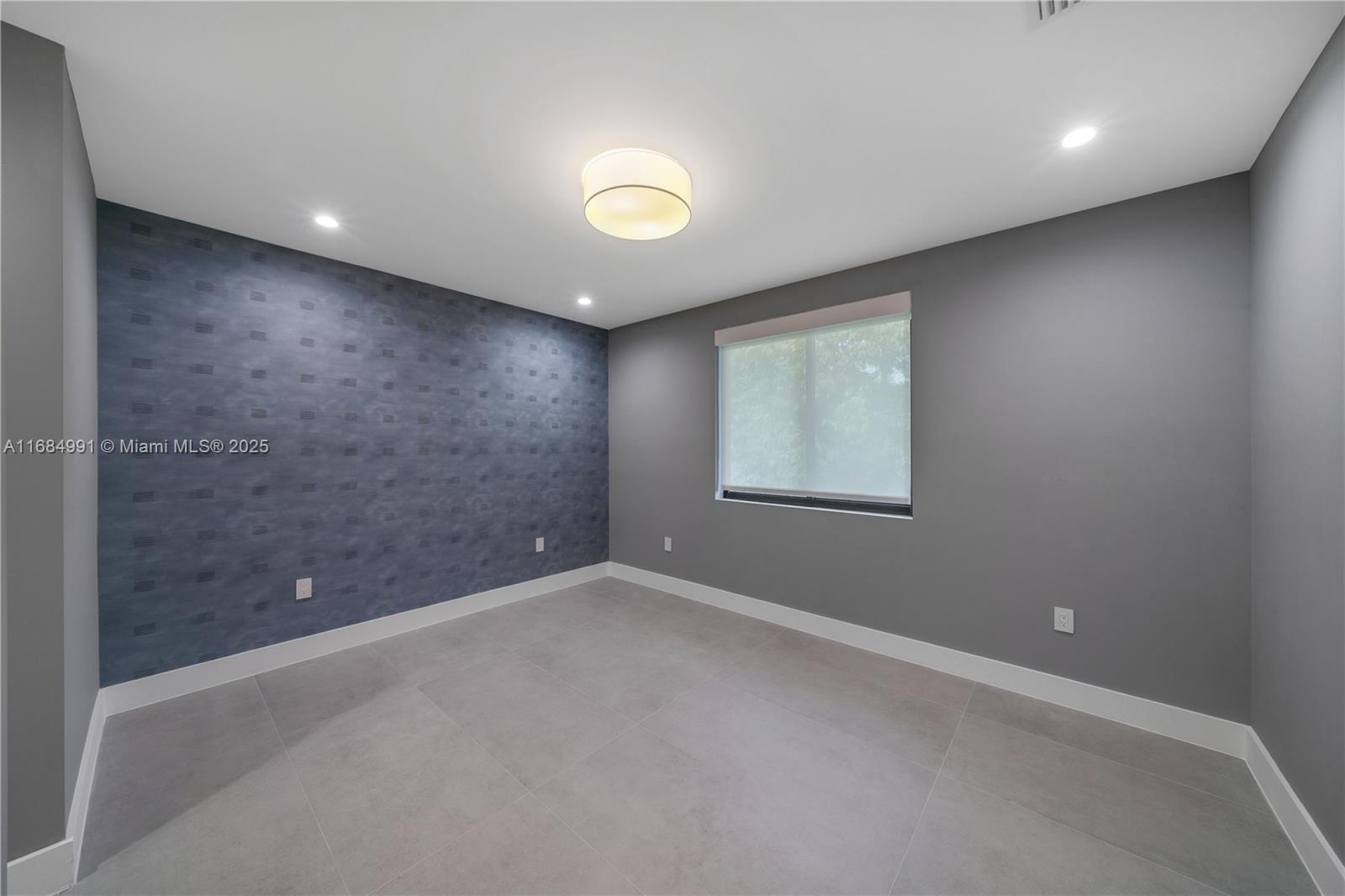 COLLINS ESTATES 1ST ADDN - Residential