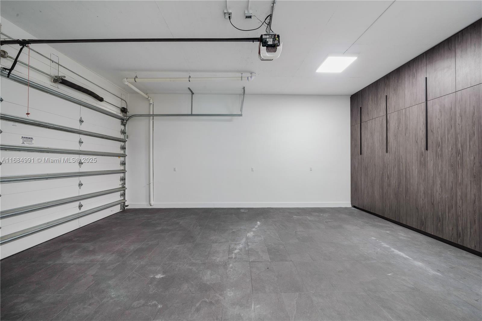 COLLINS ESTATES 1ST ADDN - Residential