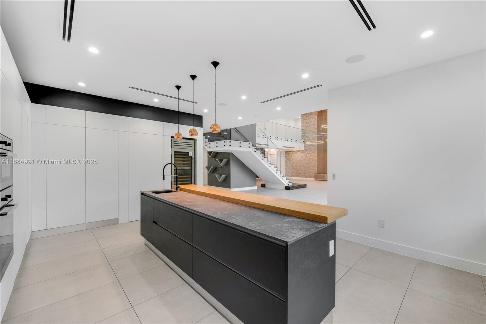 COLLINS ESTATES 1ST ADDN - Residential