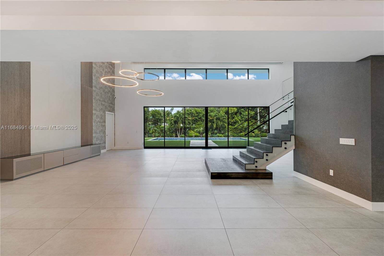 COLLINS ESTATES 1ST ADDN - Residential