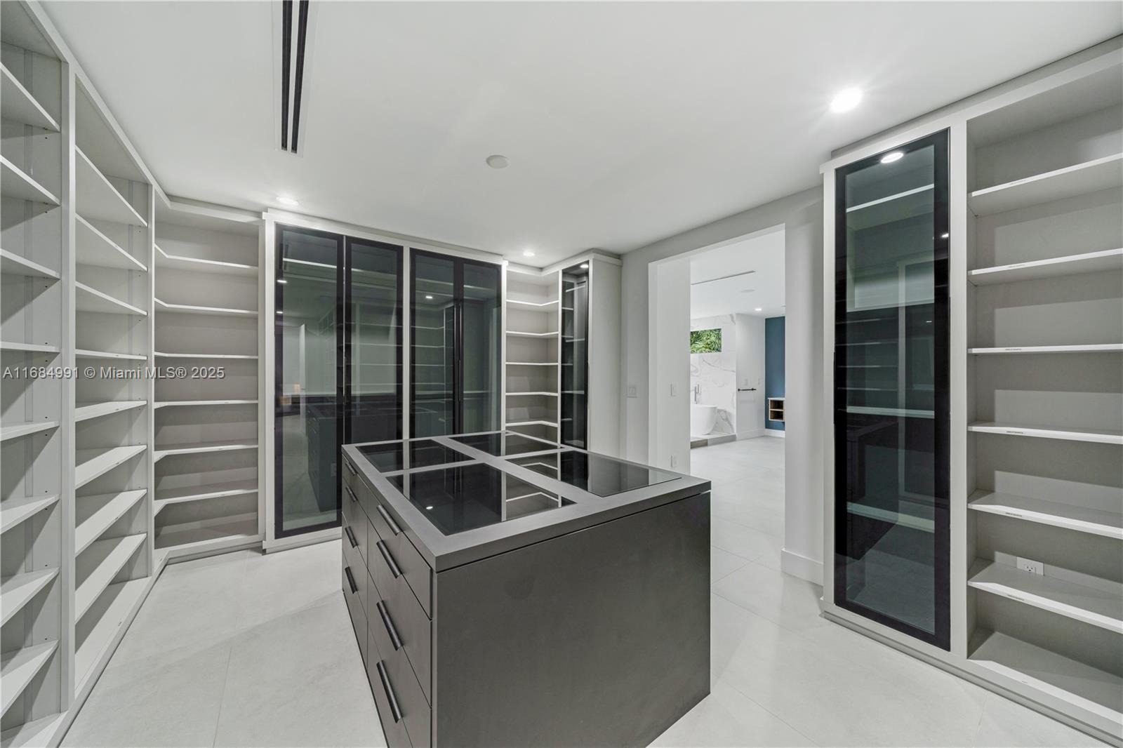 COLLINS ESTATES 1ST ADDN - Residential