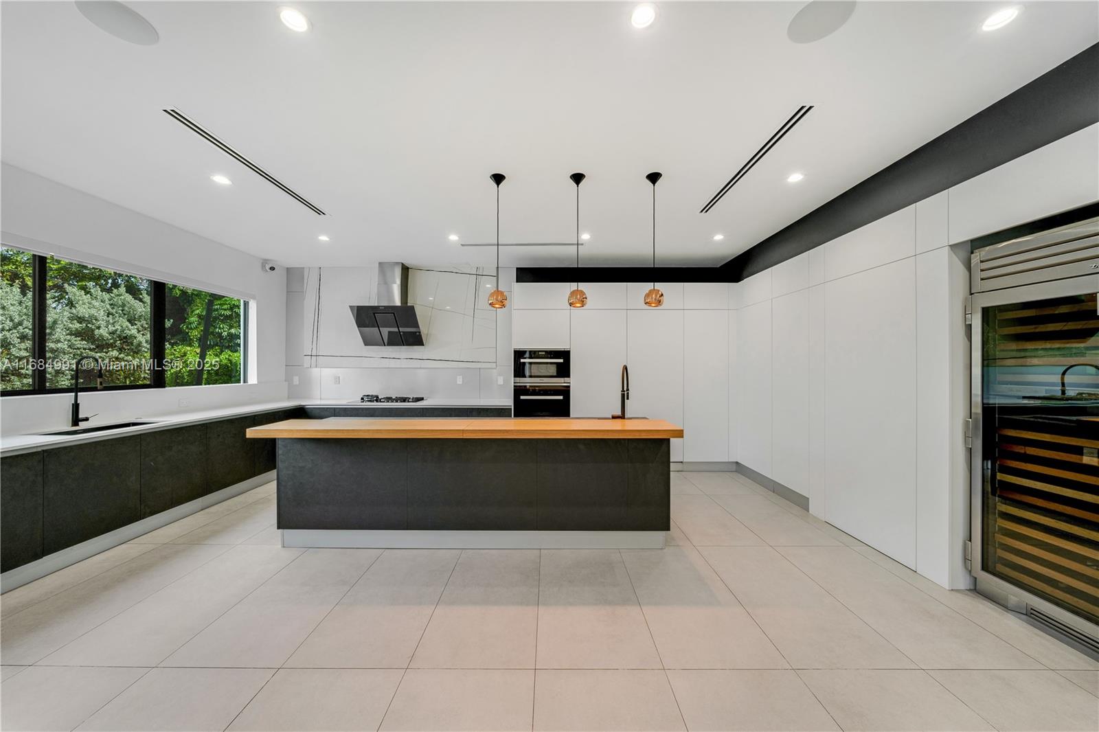 COLLINS ESTATES 1ST ADDN - Residential