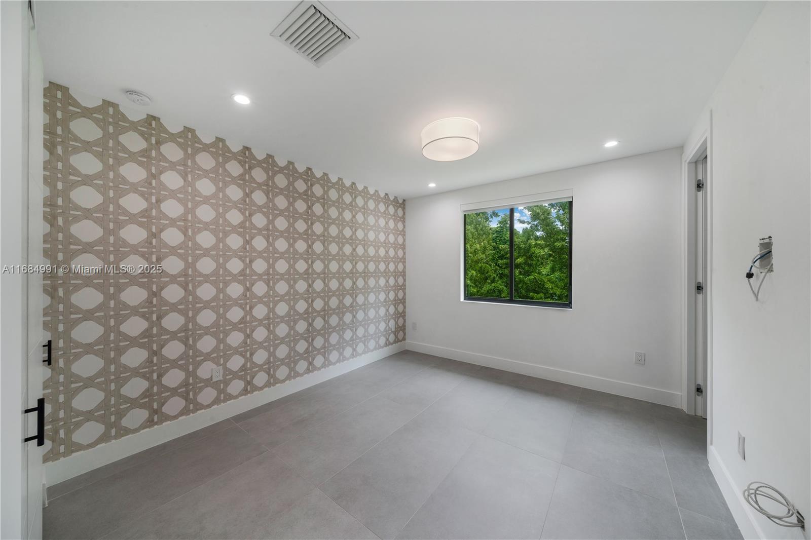 COLLINS ESTATES 1ST ADDN - Residential