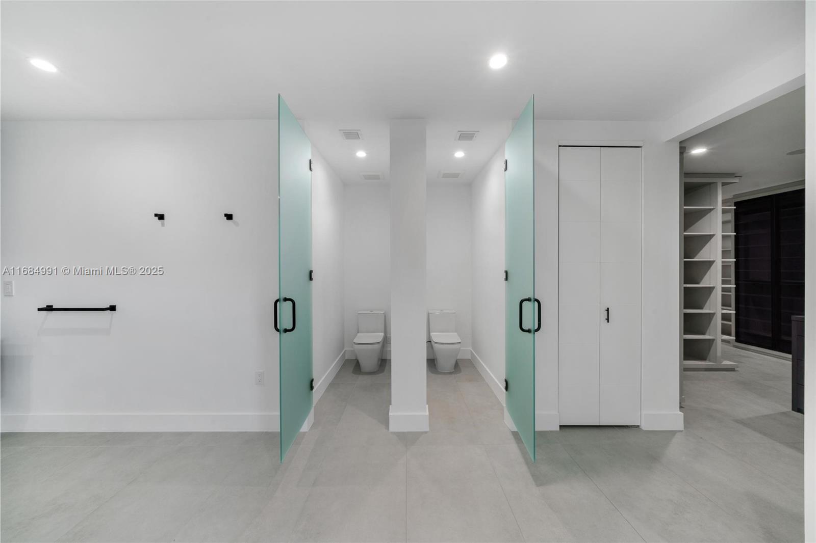 COLLINS ESTATES 1ST ADDN - Residential