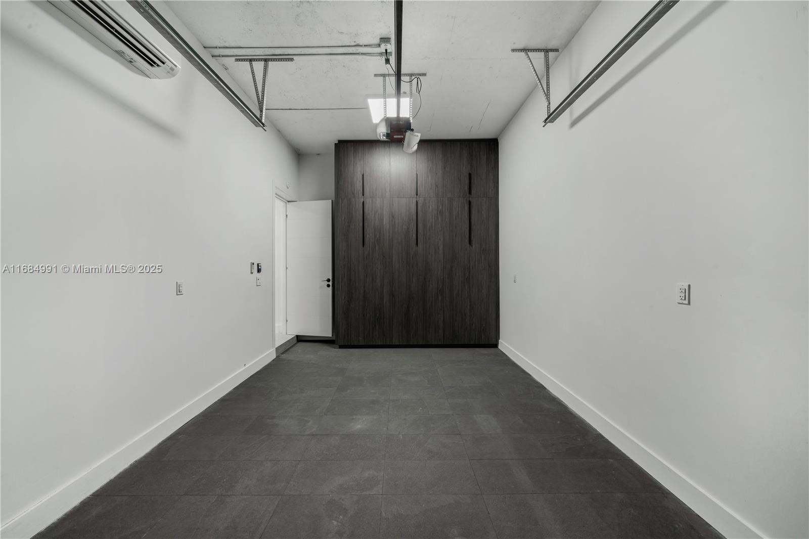 COLLINS ESTATES 1ST ADDN - Residential