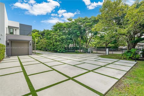 A home in Pinecrest