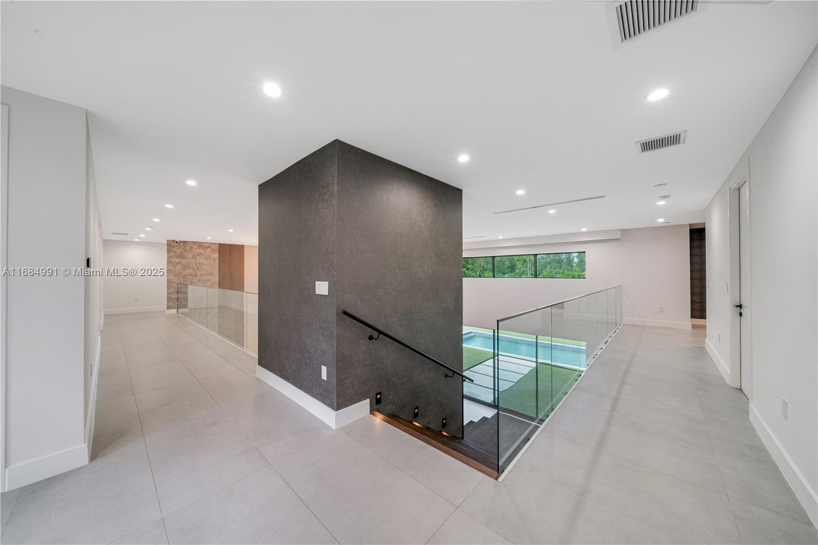 COLLINS ESTATES 1ST ADDN - Residential