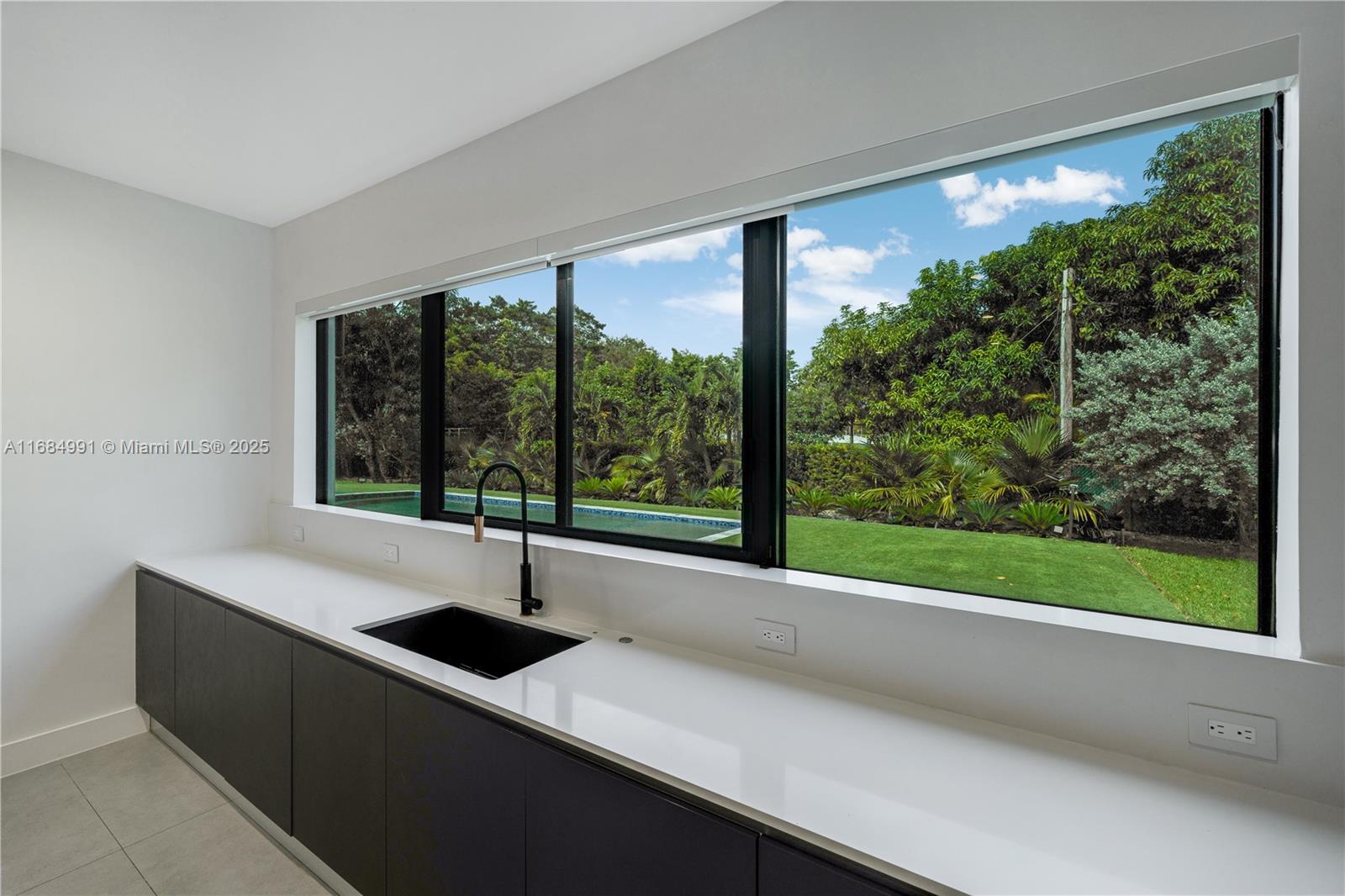 COLLINS ESTATES 1ST ADDN - Residential