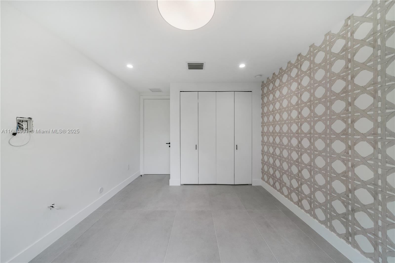 COLLINS ESTATES 1ST ADDN - Residential