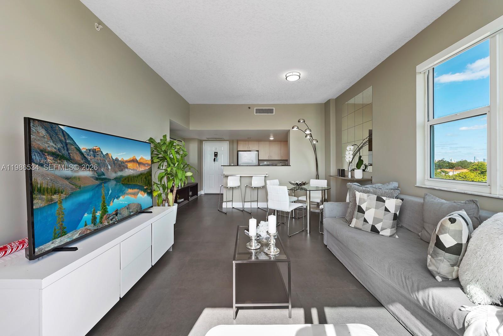 THE ASTON CONDO - Residential