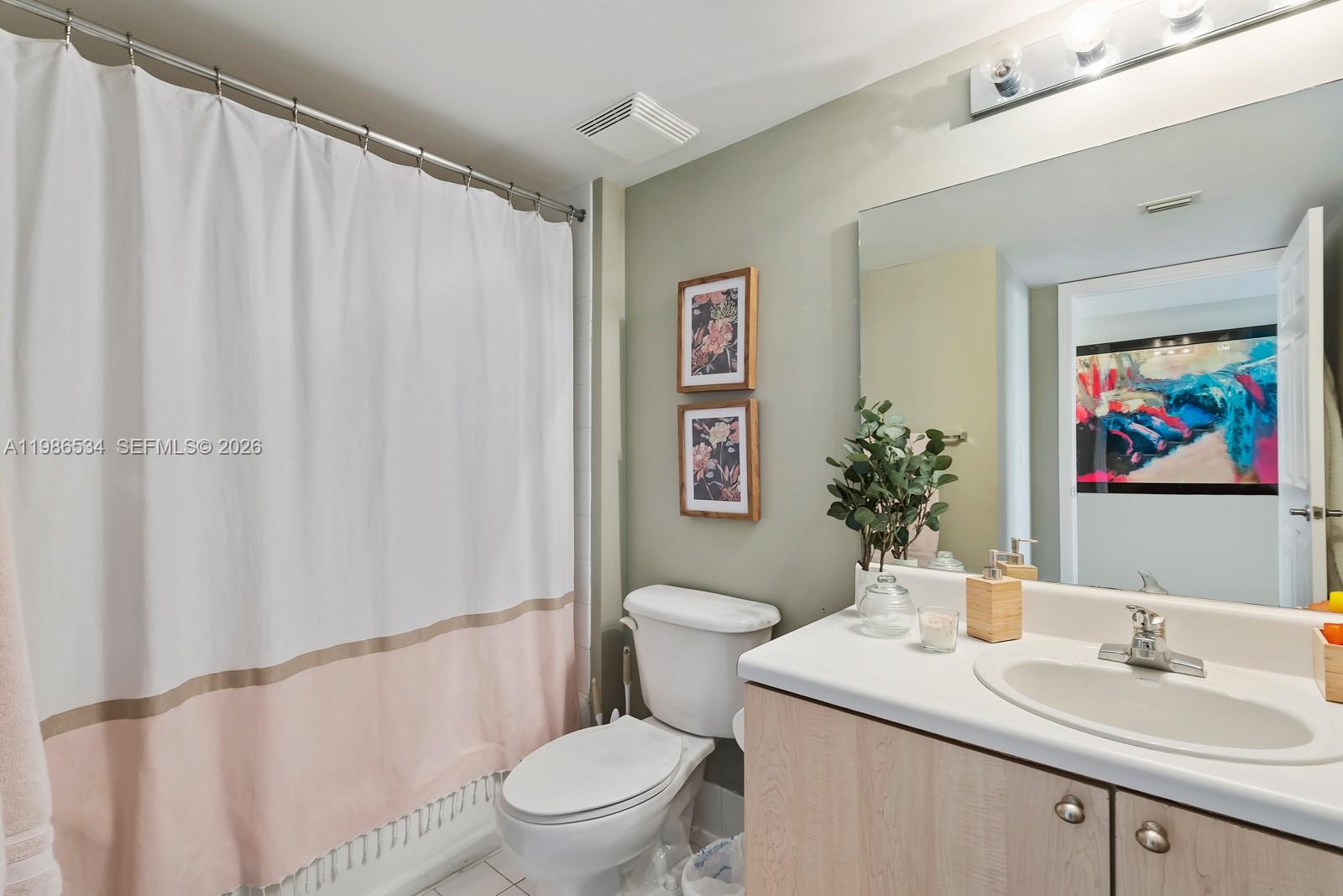 THE ASTON CONDO - Residential