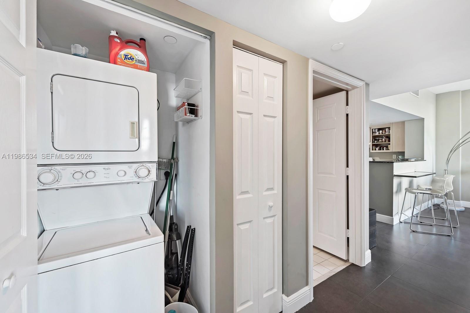 THE ASTON CONDO - Residential