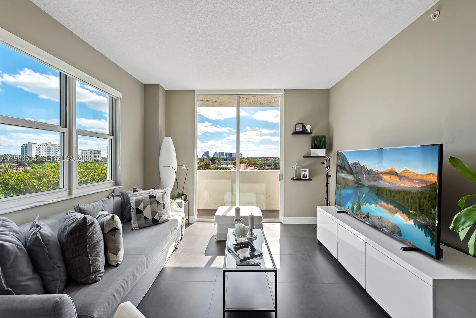 THE ASTON CONDO - Residential