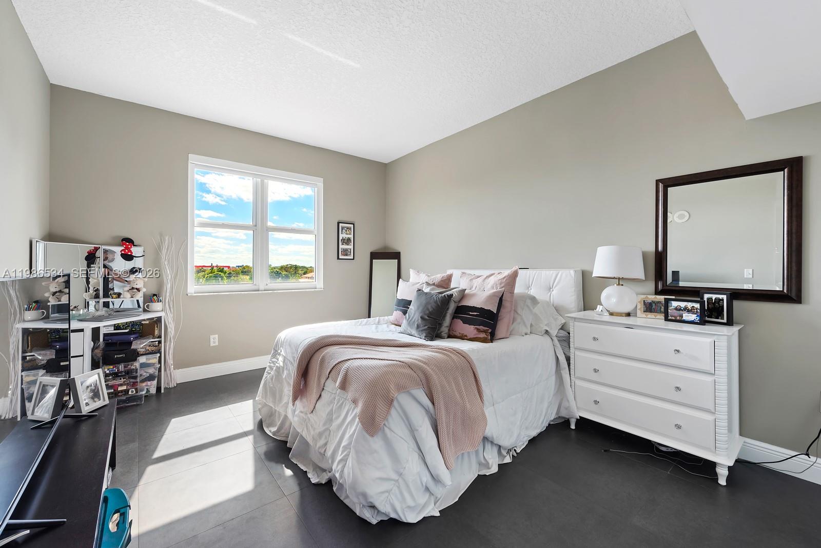 THE ASTON CONDO - Residential