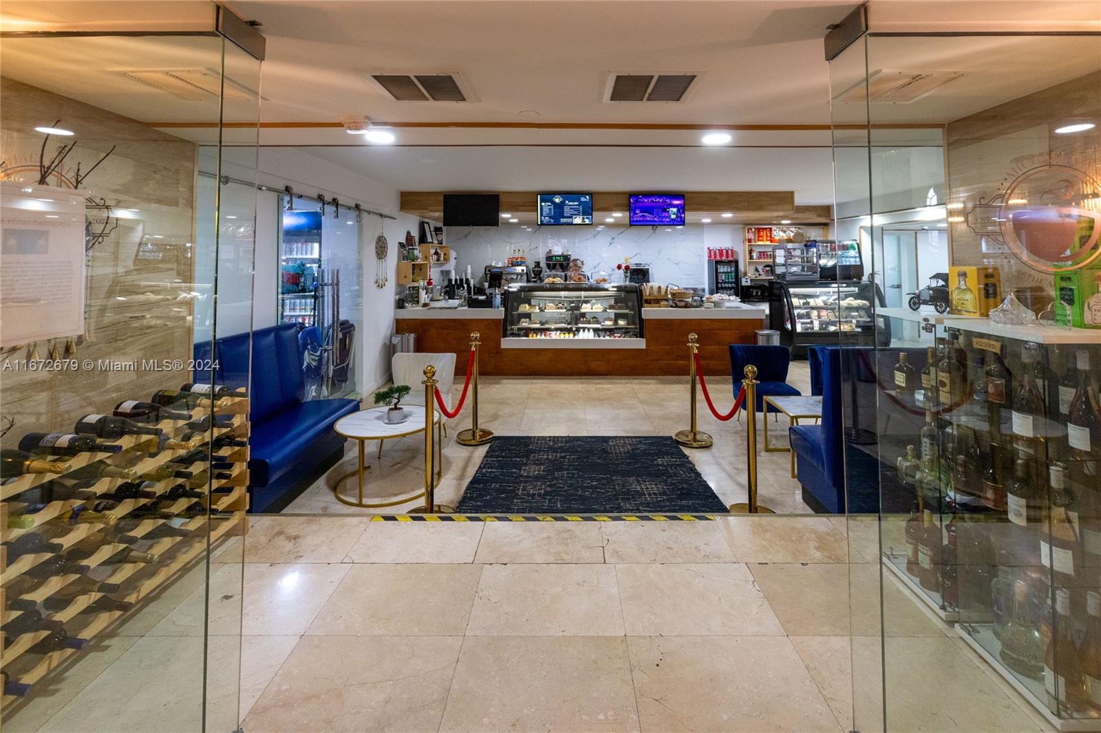 THE ALEXANDER CONDO - Residential