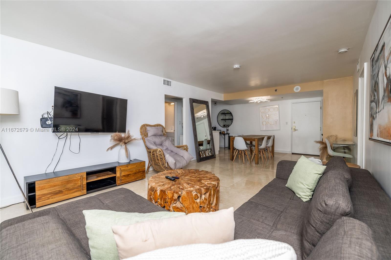 THE ALEXANDER CONDO - Residential