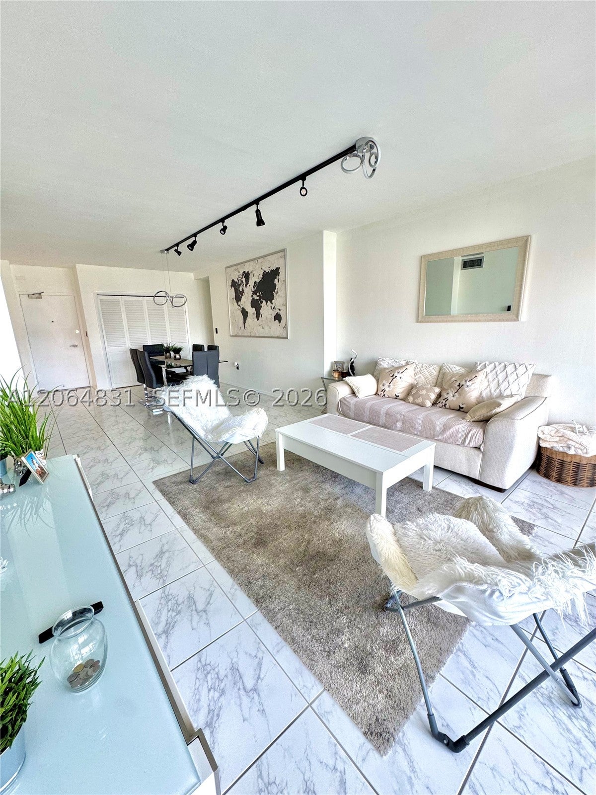 300 Bayview Dr 1603