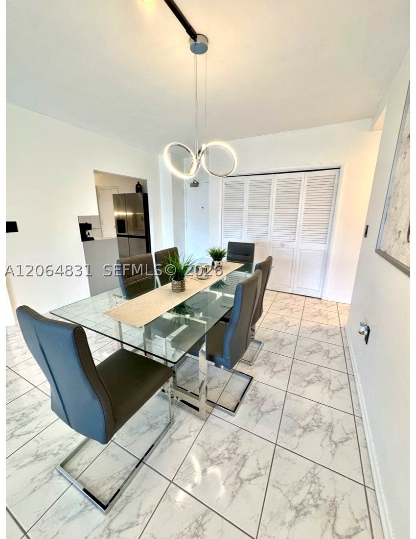 300 Bayview Dr 1603