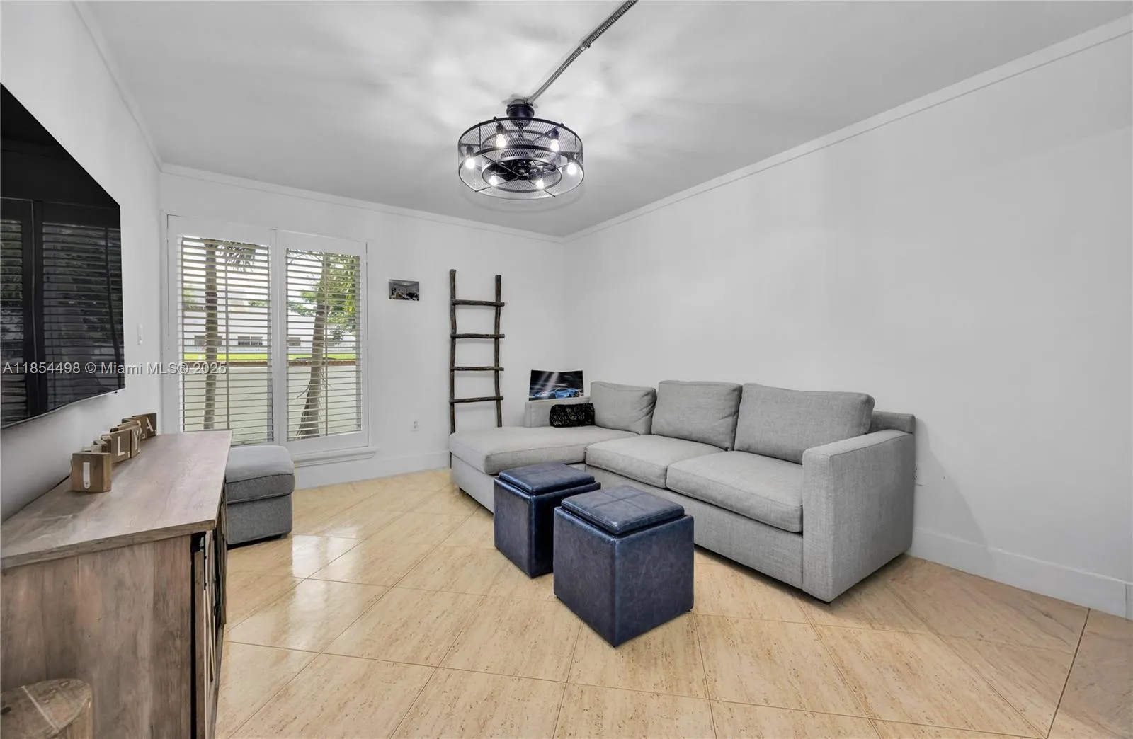 South Miami, Florida 33156, United States, 5 Bedrooms Bedrooms, ,4 BathroomsBathrooms,Residential,Active,190693