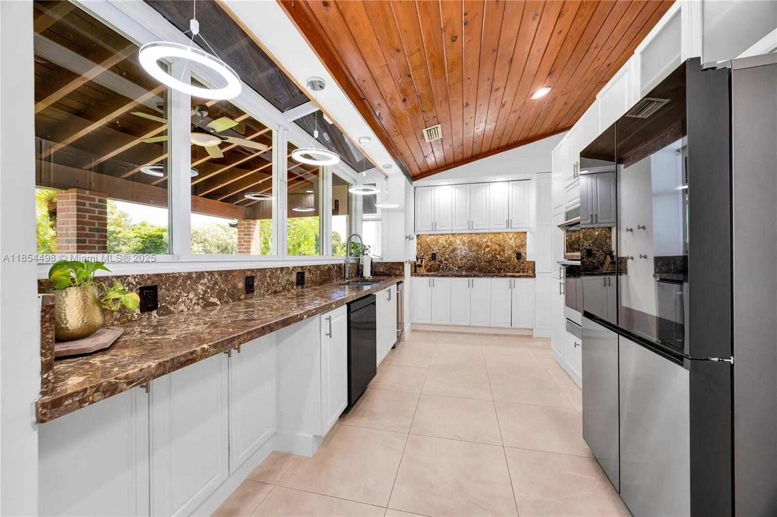 South Miami, Florida 33156, United States, 5 Bedrooms Bedrooms, ,4 BathroomsBathrooms,Residential,Active,190693