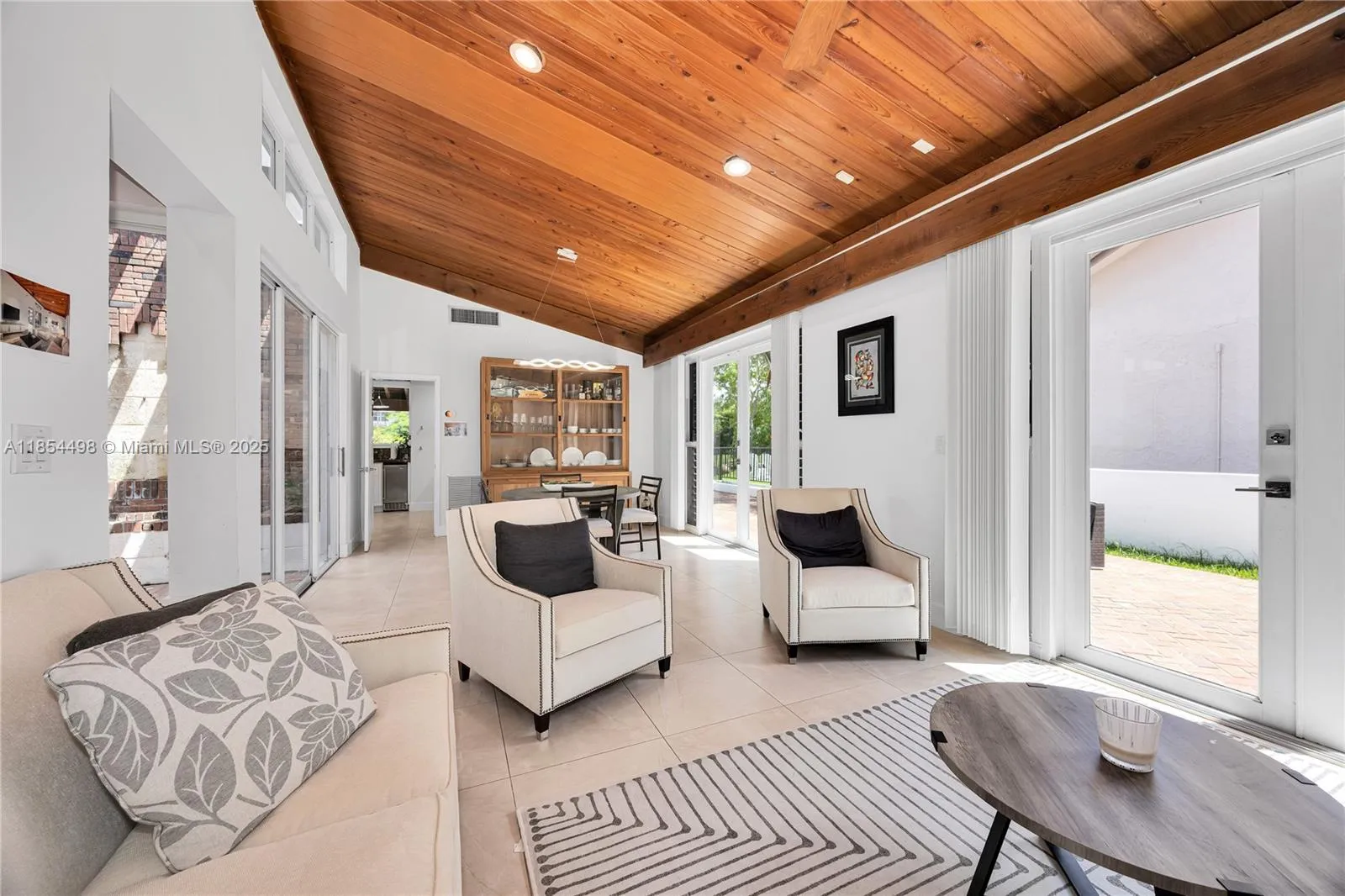 South Miami, Florida 33156, United States, 5 Bedrooms Bedrooms, ,4 BathroomsBathrooms,Residential,Active,190693