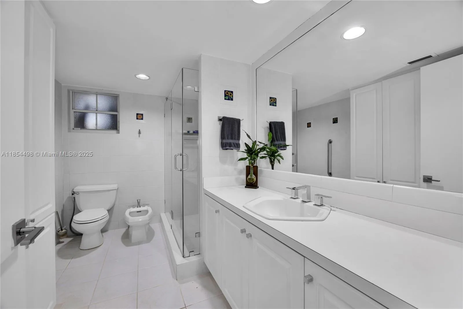 South Miami, Florida 33156, United States, 5 Bedrooms Bedrooms, ,4 BathroomsBathrooms,Residential,Active,190693