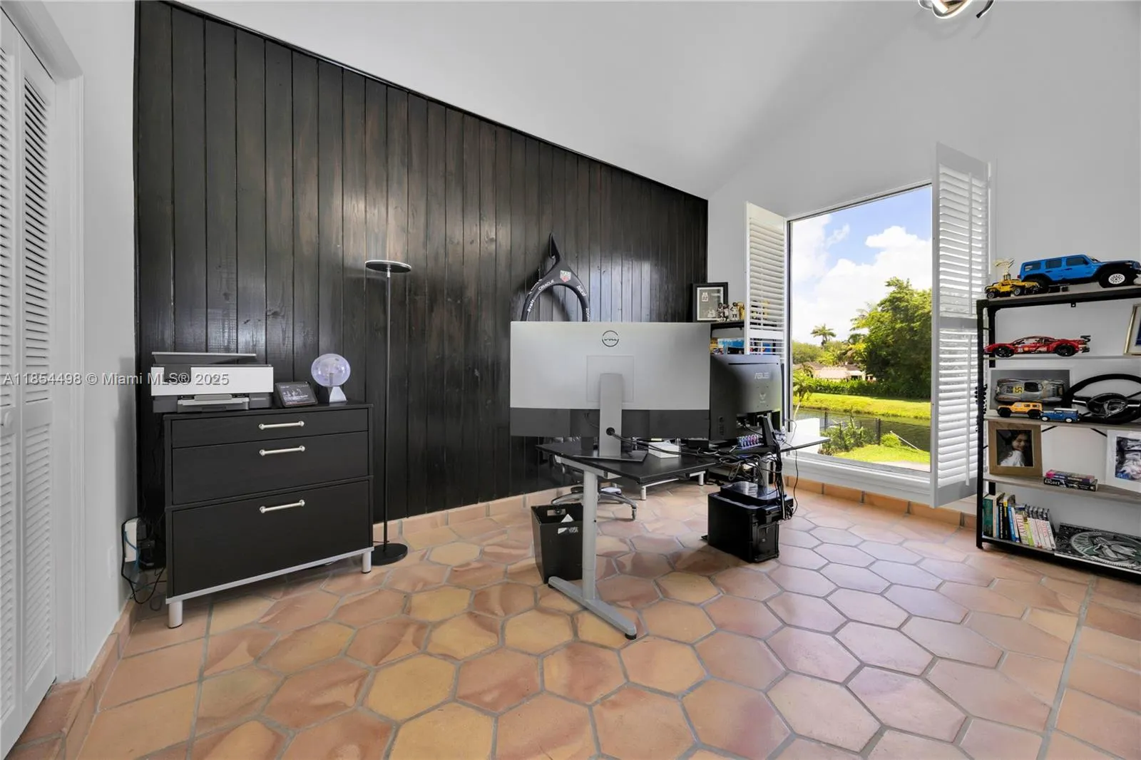 South Miami, Florida 33156, United States, 5 Bedrooms Bedrooms, ,4 BathroomsBathrooms,Residential,Active,190693