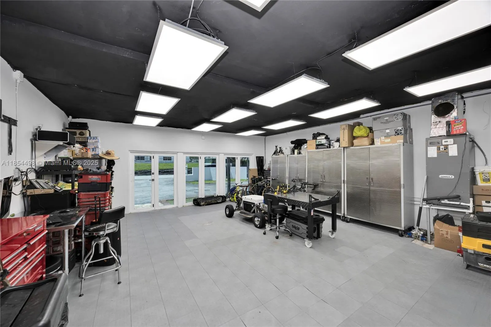 South Miami, Florida 33156, United States, 5 Bedrooms Bedrooms, ,4 BathroomsBathrooms,Residential,Active,190693