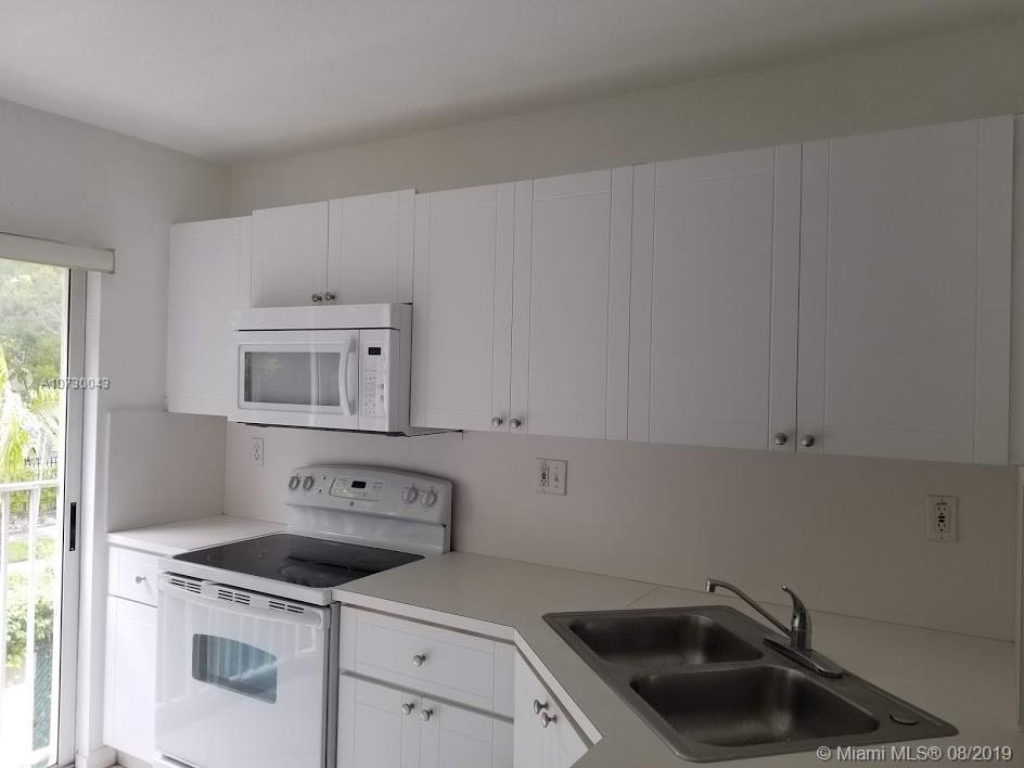DORAL GRAND CONDO - Residential Lease